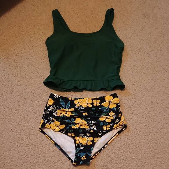 Green Ruffle Bikini Top with Floral High-Waisted Full Coverage Bottoms NWOT - Picture 2 of 6